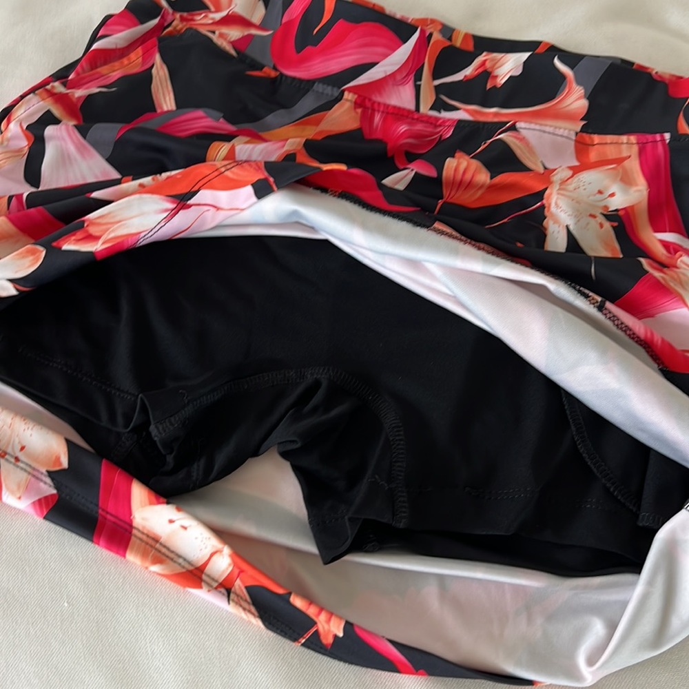 Women’s golf skirt - Picture 3 of 5